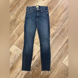 MOTHER Looker Ankle Fray Jeans